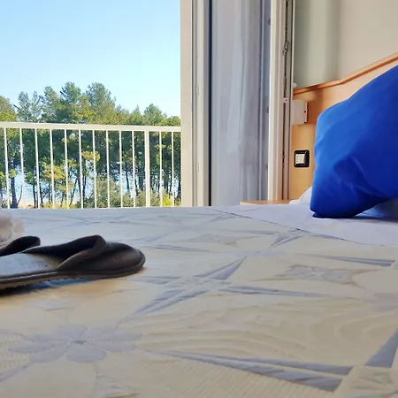 Hotel Mare Blu - Bed & Breakfast-3