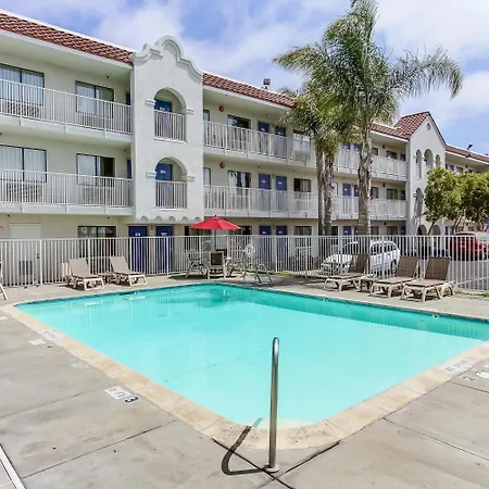 Hotel B5 -Watsonville-3