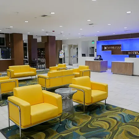 Wyndham Anaheim-2