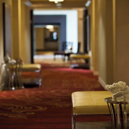 Renaissance Newark Airport Hotel-3