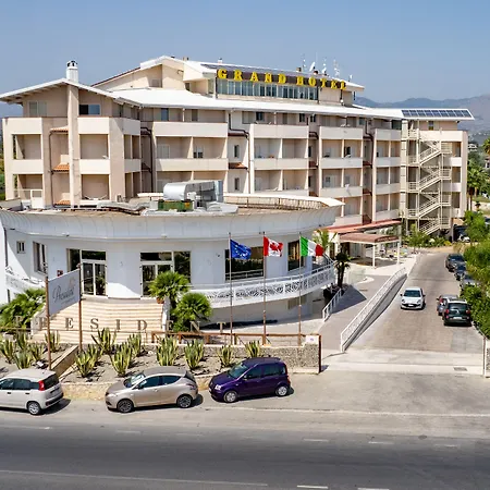 Grand Hotel President-2