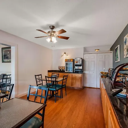 Surestay Plus Hotel By Best Western Berkeley Springs-2