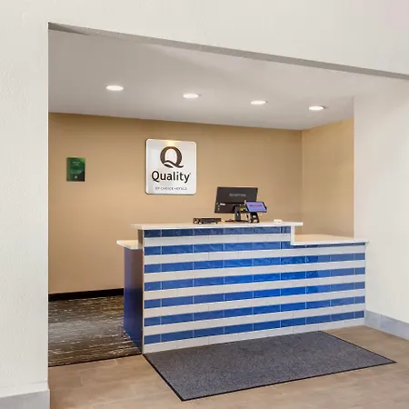 Quality Inn Chesterton Near Indiana Dunes National Park I-94-3