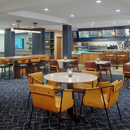 Courtyard By Marriott Frederick-3