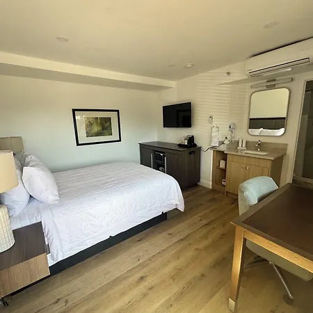 Lamplighter Inn & Suites-3