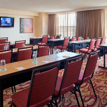 Courtyard By Marriott Pueblo-2