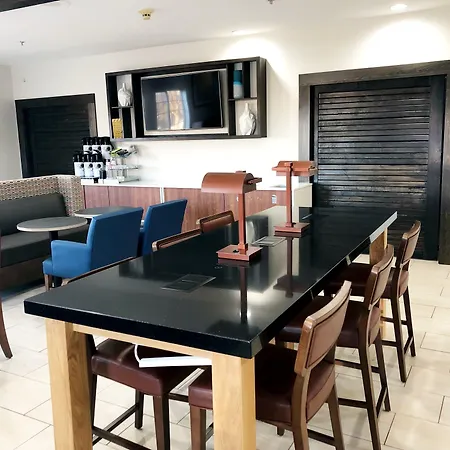 Holiday Inn Express & Suites Harrison By Ihg-3