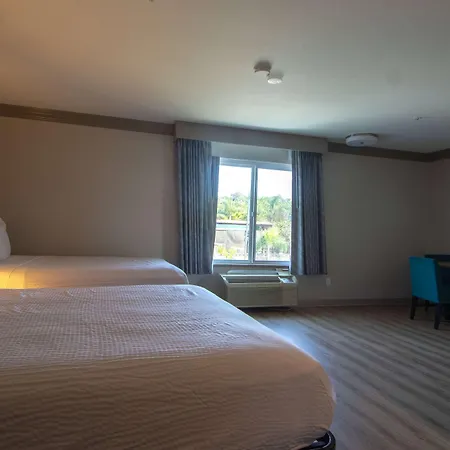 Days Inn By Wyndham Carlsbad-3