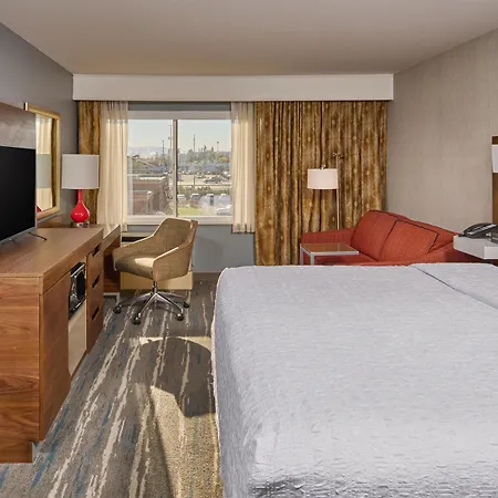 Hampton Inn Anchorage-2