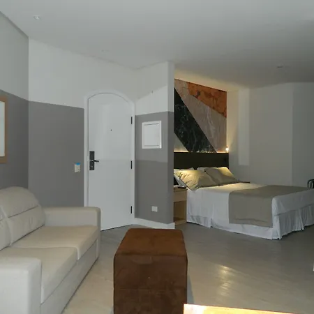 Cosmopolitan Praia Flat-3