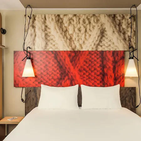 Ibis Massy-2