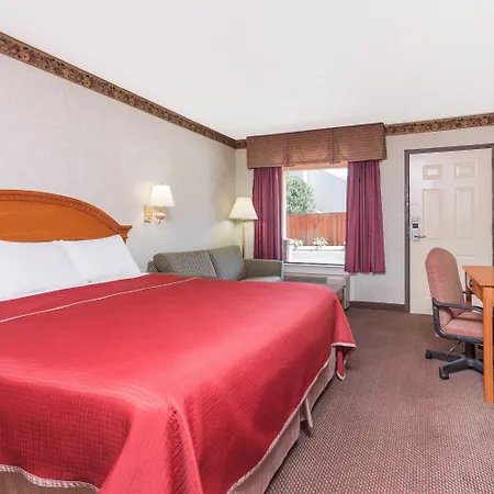 Regency Inn & Suites-Hamilton Place-2