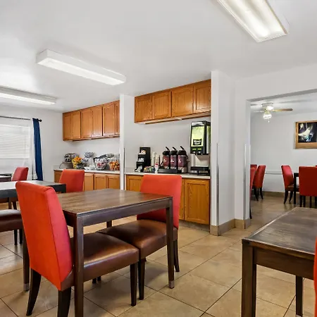 Travelodge By Wyndham Page-2