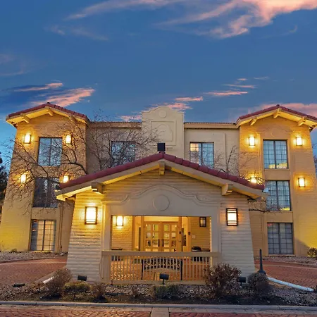 Travelodge By Wyndham Golden-Denver-3