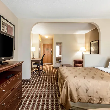 Quality Suites Paducah I-24-3