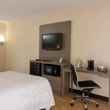 Red Roof Inn Plus Miami Airport-3