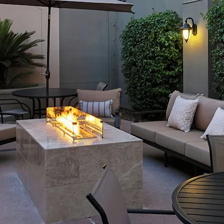 Courtyard By Marriott Baldwin Park-3