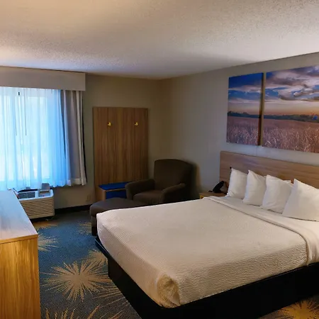 Days Inn By Wyndham Fargo - West Acres-3