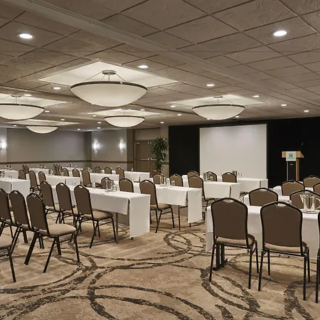 Holiday Inn Alexandria At Carlyle By Ihg-2
