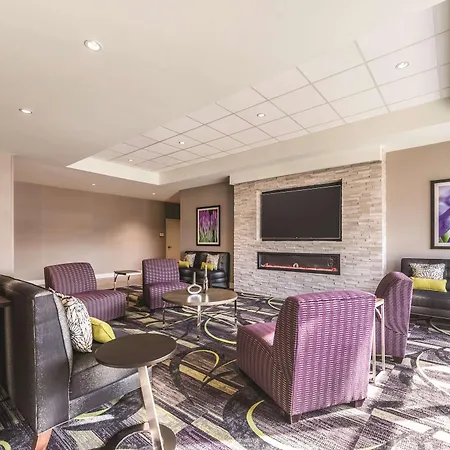 La Quinta By Wyndham Cincinnati Sharonville-3