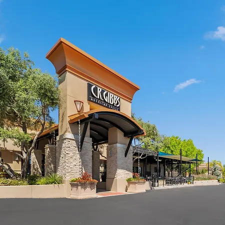 Best Western Plus Hilltop Inn-3