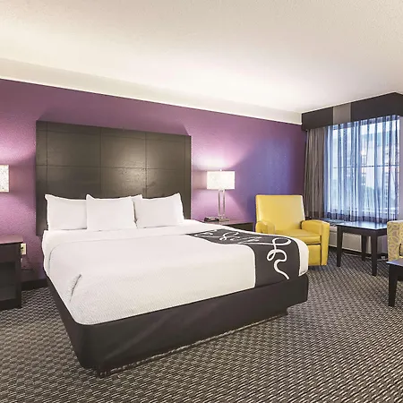 La Quinta Inn By Wyndham Fresno Yosemite-2