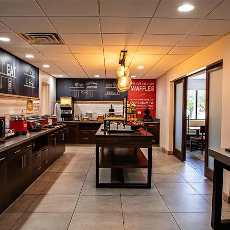 Hampton Inn Salisbury-3