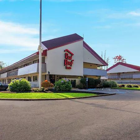 Red Roof Inn Salem-3