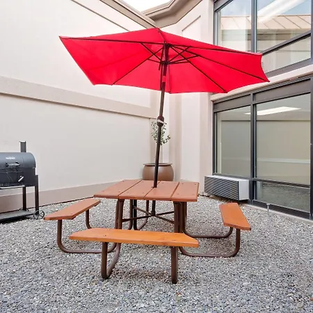 Ramada By Wyndham Provo-2
