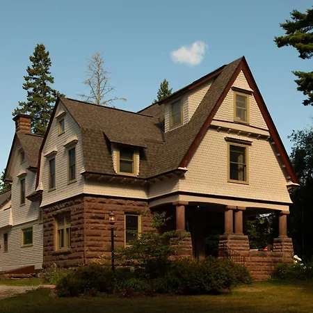 Pinehurst Inn Bed & Breakfast-2