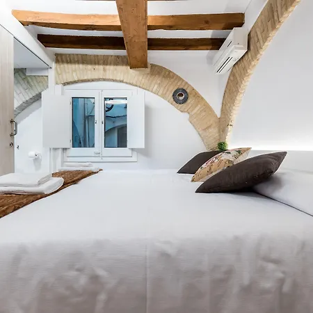 Hostal 977-3
