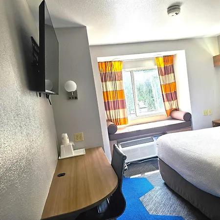 Microtel Inn & Suites By Wyndham Gatlinburg-3