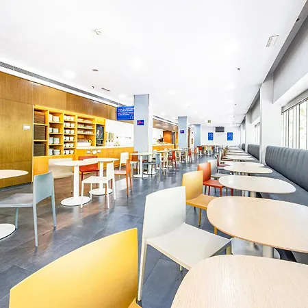Holiday Inn Express Barcelona City 22@ By Ihg-3