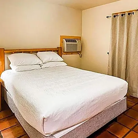 Big Horn Lodge, A Dazzler Select By Wyndham-3