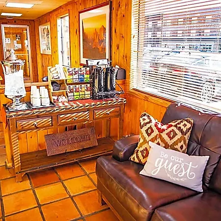 Big Horn Lodge, A Dazzler Select By Wyndham-2