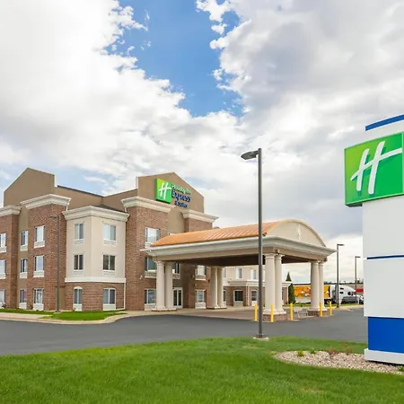 Holiday Inn Express & Suites Minot By Ihg-3