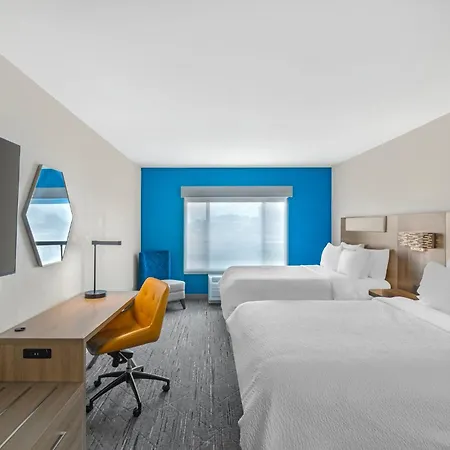 Holiday Inn Express & Suites Minot By Ihg-2