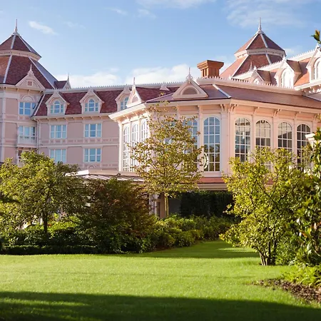Disneyland Hotel-3