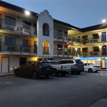 Hotel B5 -Watsonville-2