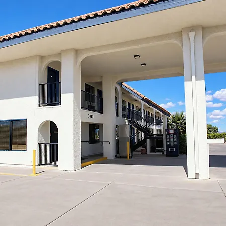 Days Inn By Wyndham Kingman East-3