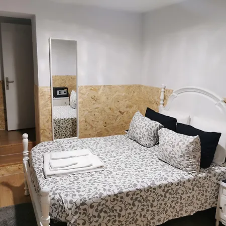 Jualis Guest House-2