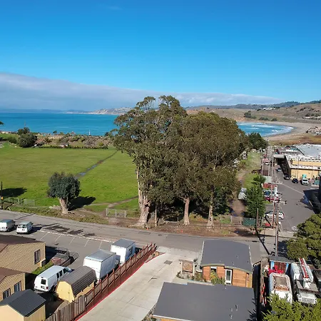 Anchor Inn Pacifica-3