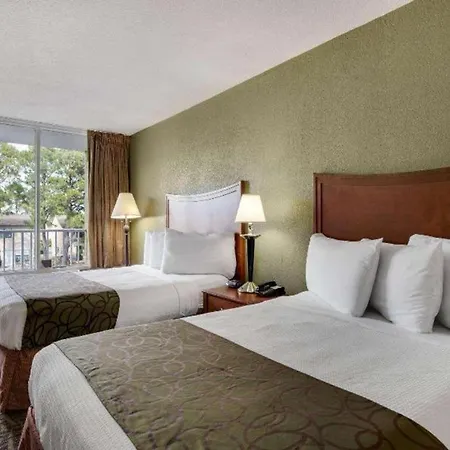 Baymont By Wyndham Panama City Beach-2