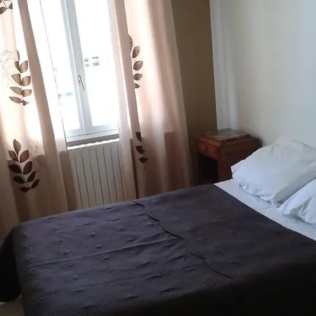 Hotel Moderne-3