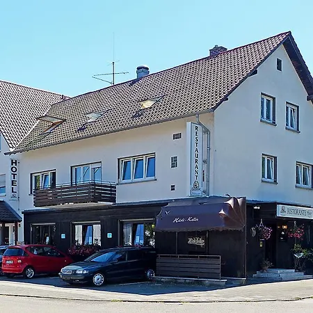 Donnici im Schwyzerhüsli-3