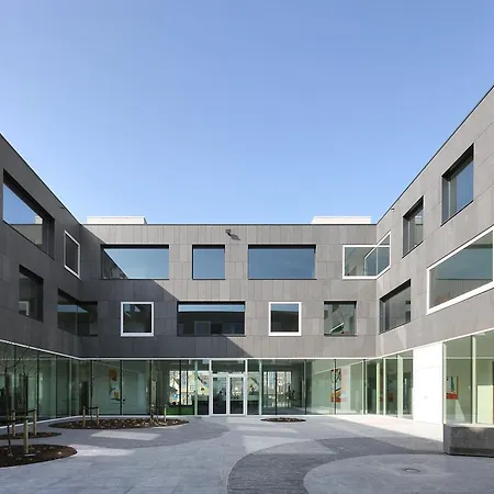 Hotel Middelpunt - Gratis Parking - Free Parking-3