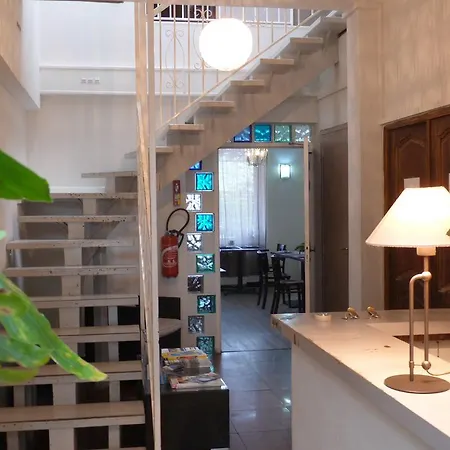 Blue Hotel-2
