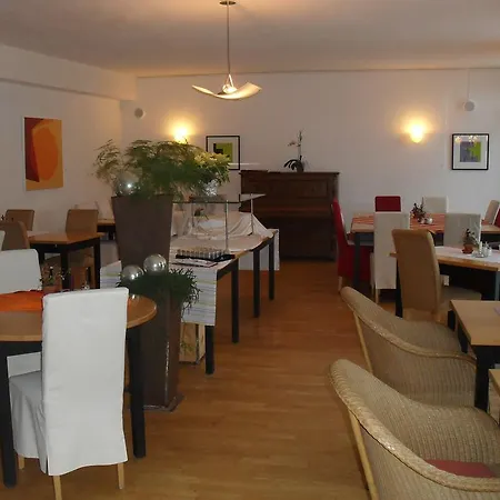 Hotel am Fluss-2