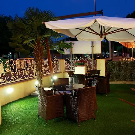 Hotel Monica-3