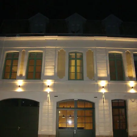 La Cour des Carmes-2